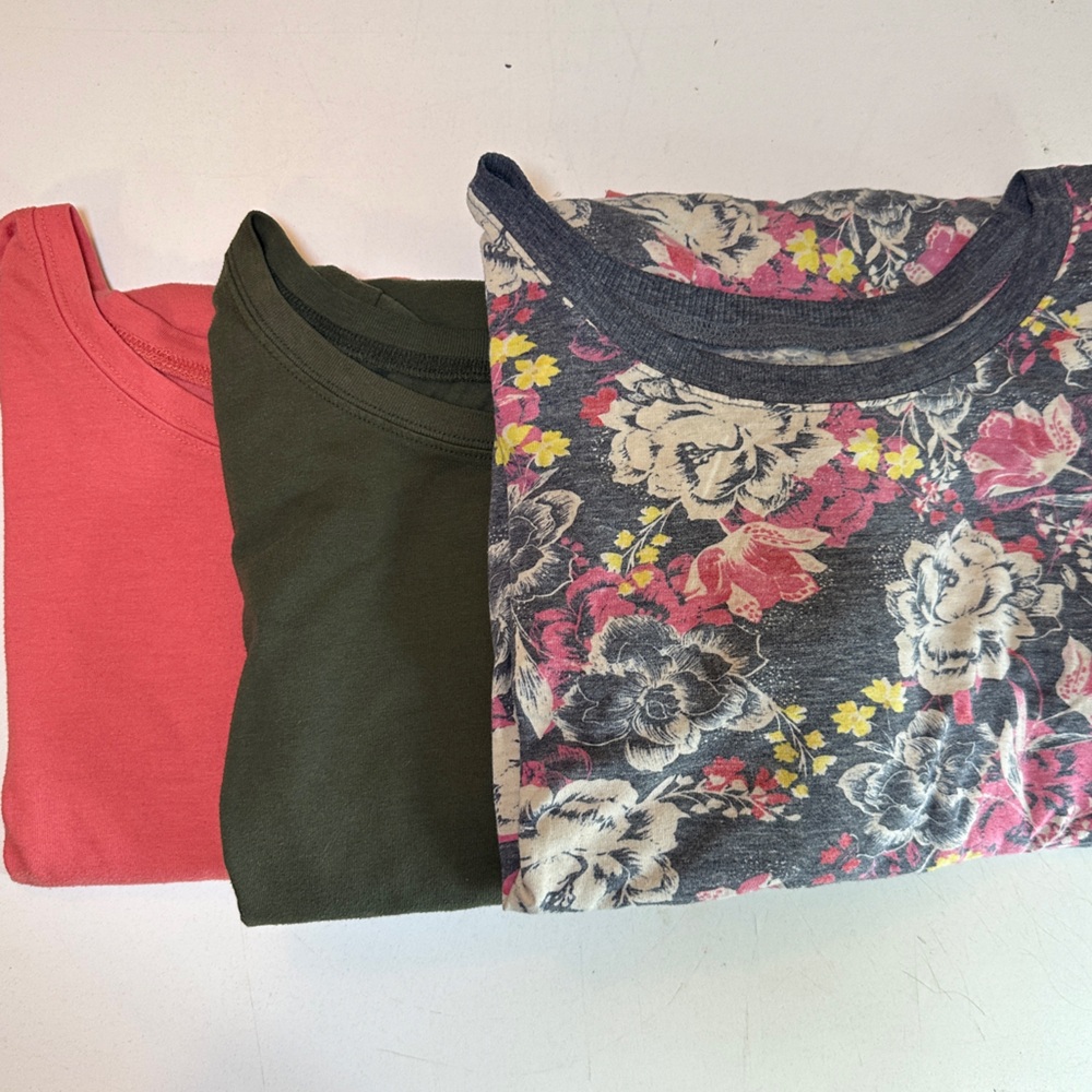 Torrid Classic Fit T-shirt lot - size 6